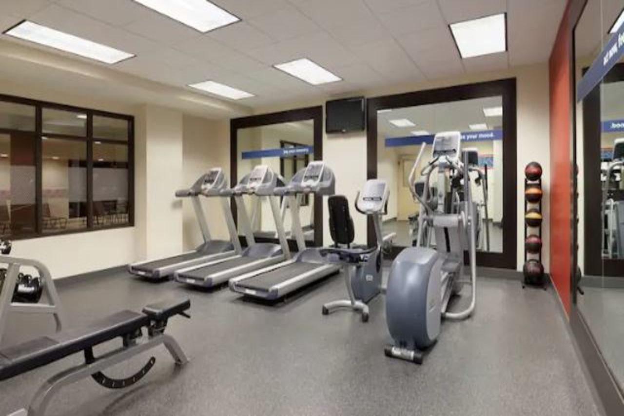 Hampton Inn & Suites East Hartford Dış mekan fotoğraf