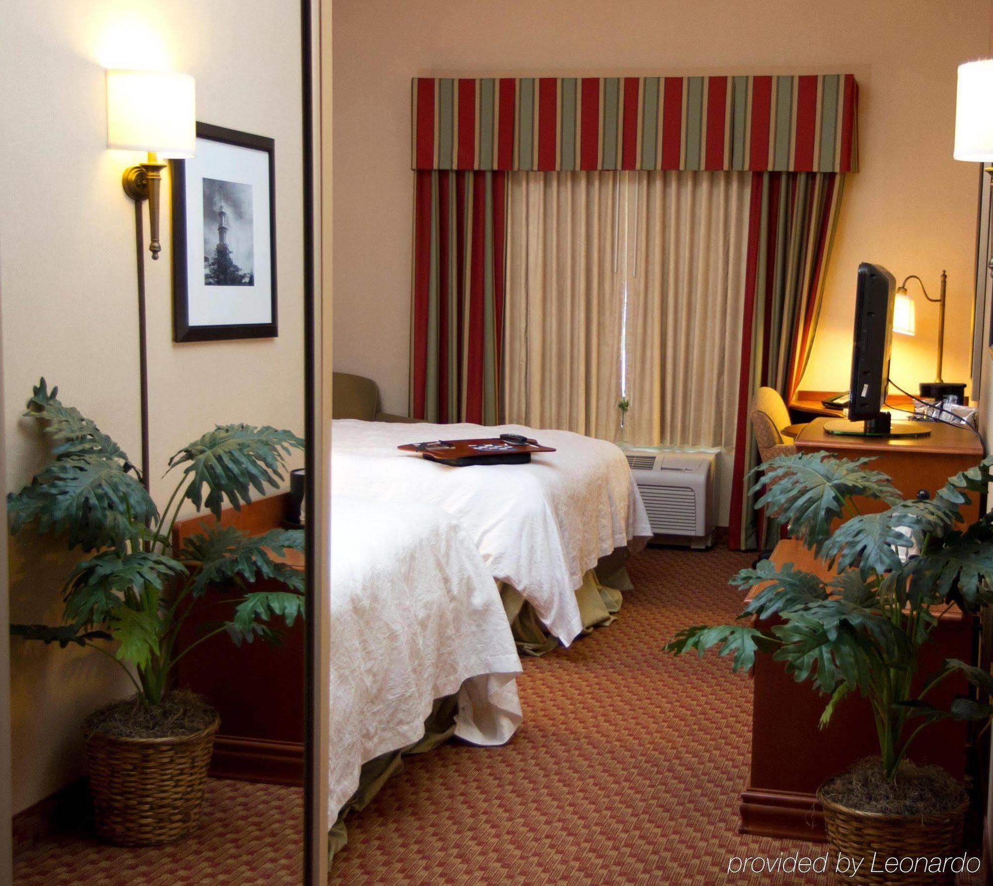 Hampton Inn & Suites East Hartford Dış mekan fotoğraf